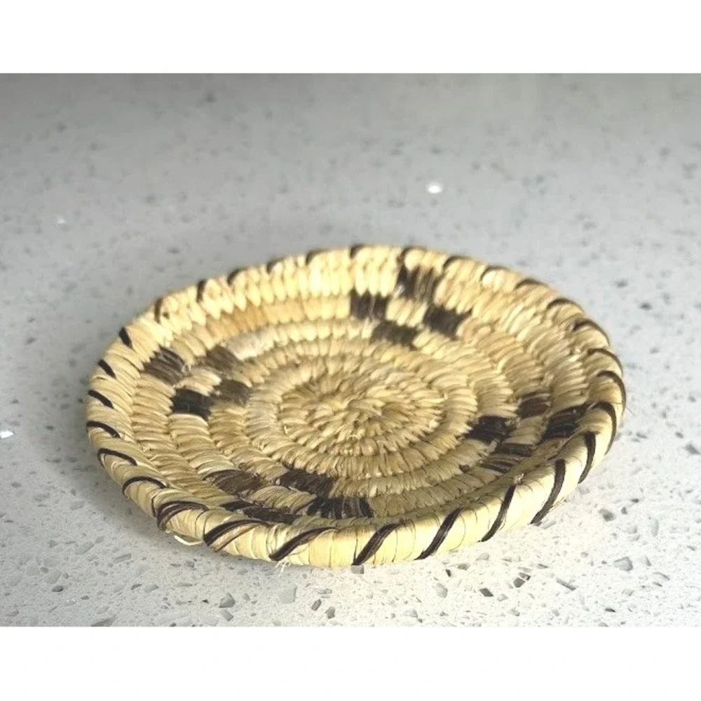 Vintage Papago Handwoven Tohono O'odham Yucca Devils Claw Basket 5.25